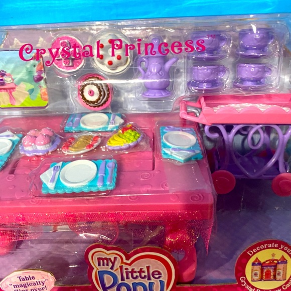 MY LITTLE PONY G3 NWT VTG 2005 CRYSTAL PRINCESS CRYSTAL RAINBOW DINING ROOM RARE - Picture 2 of 14